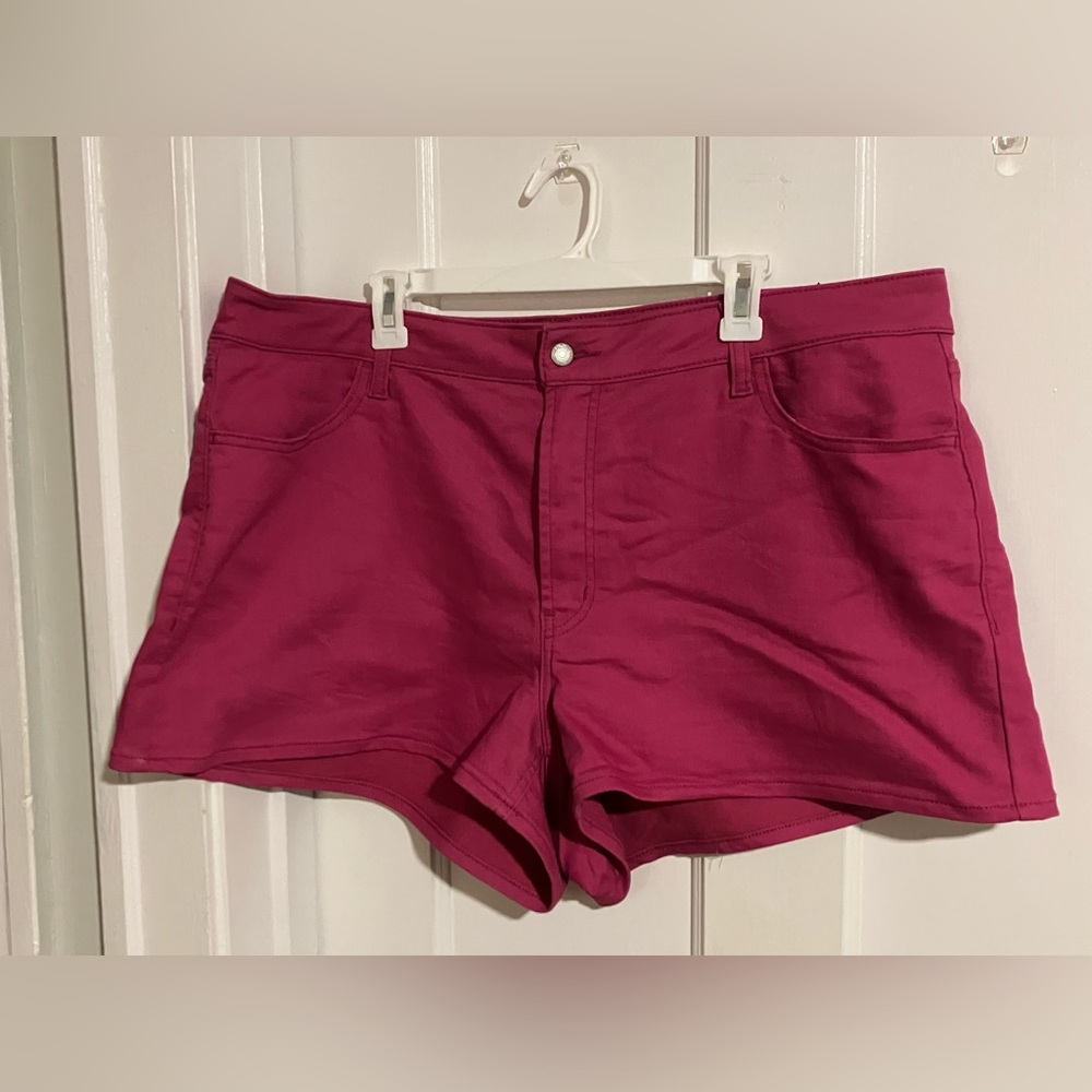 Old Navy 3” inseam magenta short shorts